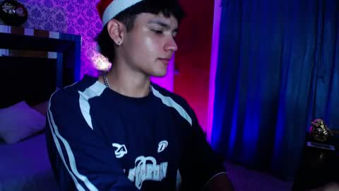Snapshot of olivermorgan69 chatting on December 19, 2:23 am Oliver online show from December 19, 2:23 am
