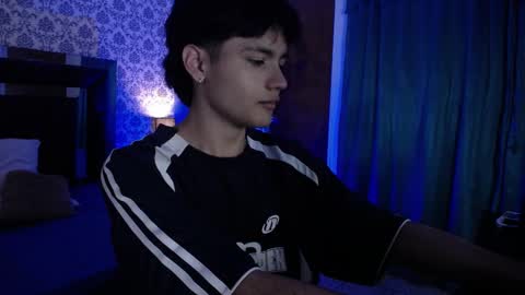 Snapshot of olivermorgan69 chatting on January 18, 7:37 pm Oliver online show from January 18, 7:37 pm