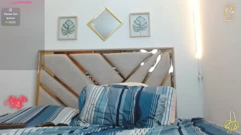 oliver saint online show from April 18, 12:47 am