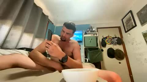 Snapshot of oliversunley22 chatting on December 18, 1:55 am oliversunley22 online show from December 18, 1:55 am