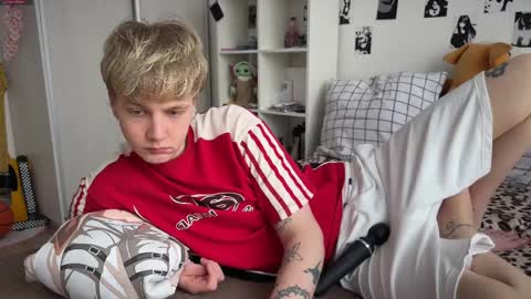 oliver online show from April 6, 11:55 am