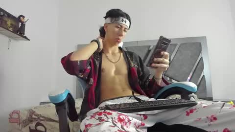 Snapshot of oliverthompson_01 chatting on February 25, 12:36 am oliverthompson_01 online show from February 25, 12:36 am