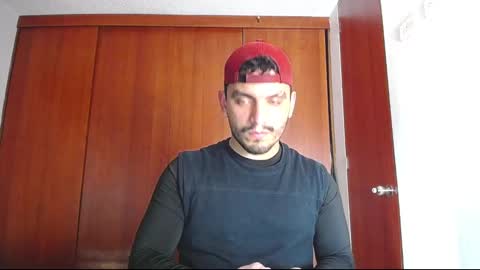 Snapshot of olivervitale chatting on January 9, 7:08 pm Oliver online show from January 9, 7:08 pm