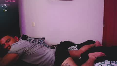 Snapshot of olivervitale chatting on January 22, 4:23 am Oliver online show from January 22, 4:23 am