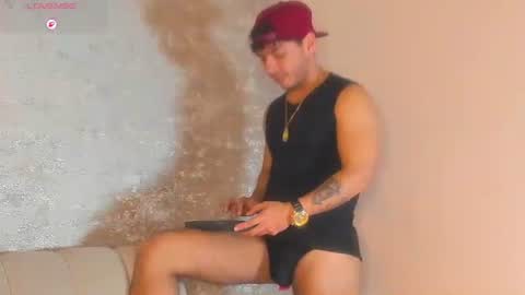 Snapshot of oliverwyse chatting on June 20, 1:30 am Oliver online show from June 20, 1:30 am