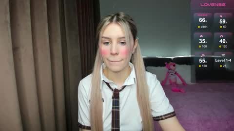 Snapshot of olivia1taylor chatting on November 16, 7:36 am Olivia online show from November 16, 7:36 am