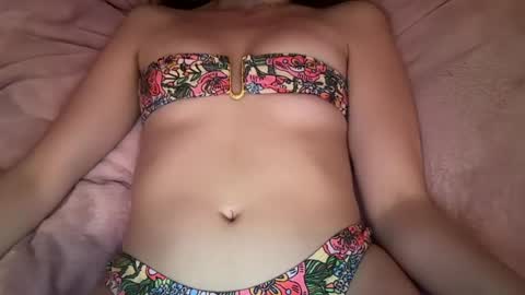 Snapshot of olivia2739 chatting on May 24, 7:52 pm olivia2739 online show from May 24, 7:52 pm