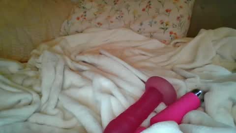 olivia2739 online show from June 28, 11:11 pm
