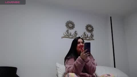 Snapshot of olivia_col chatting on May 25, 3:12 am Olivia Gonzales online show from May 25, 3:12 am