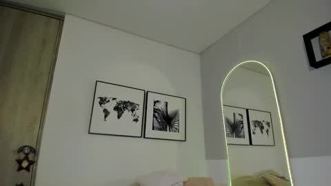 Olivia Collins online show from January 18, 12:09 pm