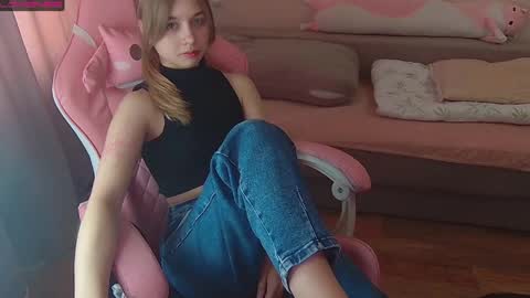 Snapshot of olivia_grr chatting on May 16, 11:31 am Olivia online show from May 16, 11:31 am