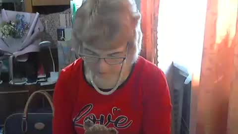 Olivia Mia online show from March 27, 12:16 pm