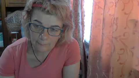 Snapshot of olivia_mia25 chatting on May 27, 9:17 am Olivia Mia online show from May 27, 9:17 am
