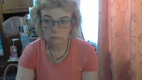 Snapshot of olivia_mia25 chatting on June 6, 10:09 am Olivia Mia online show from June 6, 10:09 am