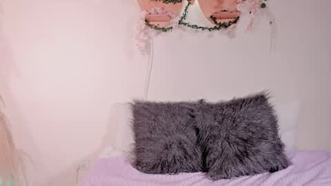 Olivia  happyness  online show from December 12, 9:26 pm