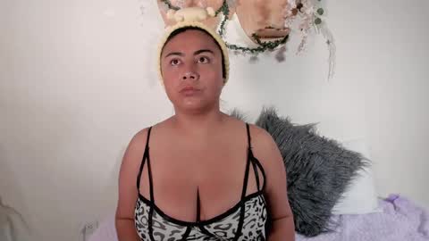 Olivia  happyness  online show from December 13, 11:02 am