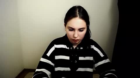 Olivia online show from November 20, 8:30 pm