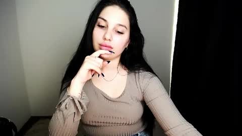 Snapshot of olivia_red_ chatting on April 22, 8:43 pm Olivia online show from April 22, 8:43 pm