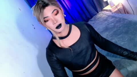 Snapshot of olivia_the_temptress27 chatting on July 1, 2:13 am Miss OLIVIA online show from July 1, 2:13 am