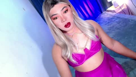 Snapshot of olivia_the_temptress27 chatting on July 2, 2:11 am Miss OLIVIA online show from July 2, 2:11 am
