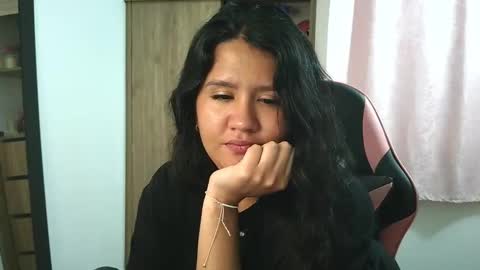 Olivia online show from November 7, 7:36 pm