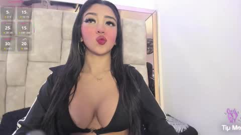 Olivia Evangelista online show from March 29, 1:49 am