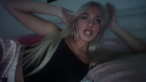 Snapshot of oliviacarterrr chatting on October 2, 8:54 am oliviacarterrr online show from October 2, 8:54 am