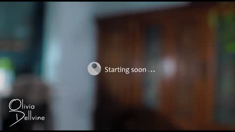 Snapshot of oliviadellvine chatting on December 12, 1:21 am Olivia online show from December 12, 1:21 am