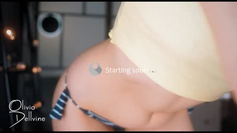 Snapshot of oliviadellvine chatting on January 4, 12:37 am Olivia online show from January 4, 12:37 am