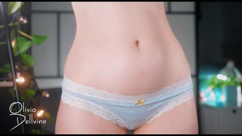 Snapshot of oliviadellvine chatting on January 25, 1:43 am Olivia online show from January 25, 1:43 am