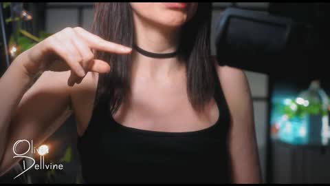 Snapshot of oliviadellvine chatting on February 13, 1:40 am Olivia online show from February 13, 1:40 am