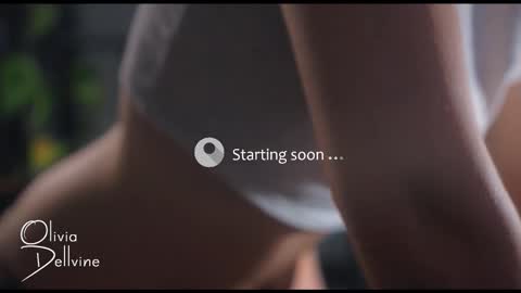 Snapshot of oliviadellvine chatting on October 2, 1:01 am Olivia online show from October 2, 1:01 am