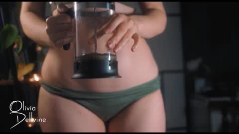 Snapshot of oliviadellvine chatting on October 12, 1:15 am Olivia online show from October 12, 1:15 am