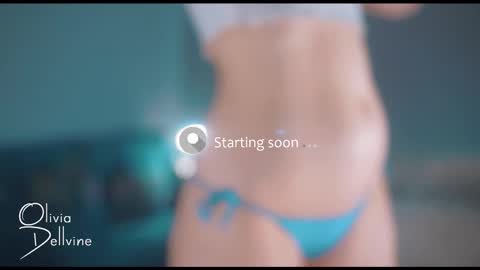 Snapshot of oliviadellvine chatting on November 9, 1:15 am Olivia online show from November 9, 1:15 am