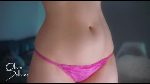 Snapshot of oliviadellvine chatting on April 30, 1:45 am Olivia online show from April 30, 1:45 am