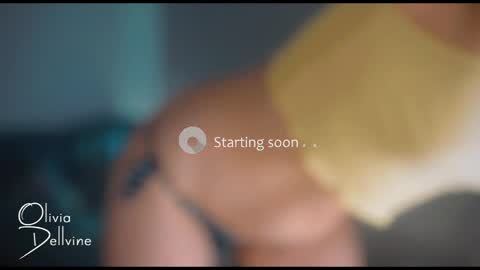 Snapshot of oliviadellvine chatting on May 2, 1:43 am Olivia online show from May 2, 1:43 am