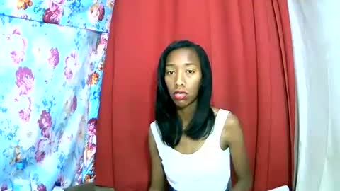 oliviah27 online show from October 13, 6:08 pm