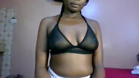 oliviah_1 online show from October 22, 7:08 am