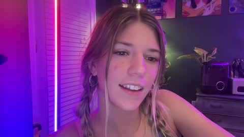 Olivia online show from December 4, 3:48 am