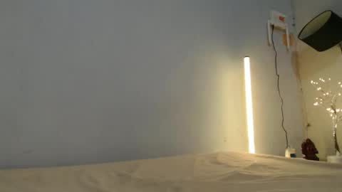 Snapshot of oliviajohnson20 chatting on November 19, 2:22 am oliviajohnson20 online show from November 19, 2:22 am