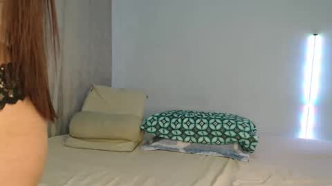 oliviajohnson20 online show from April 18, 2:26 am