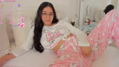 Olivia online show from April 9, 6:13 am