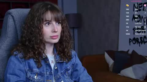 Snapshot of oliviamcclean chatting on May 19, 5:52 pm Liv online show from May 19, 5:52 pm