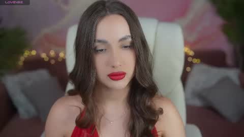 Snapshot of oliviamoore_ chatting on July 24, 7:01 pm Olivia online show from July 24, 7:01 pm