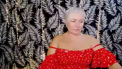 Snapshot of oliviaoskar_ chatting on October 12, 11:20 am Kelly online show from October 12, 11:20 am
