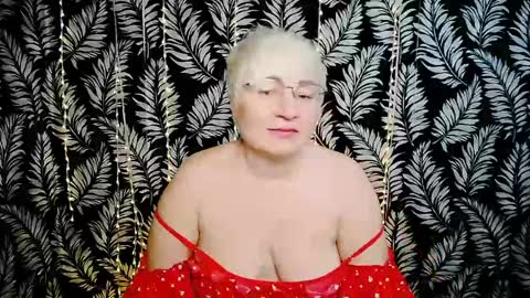 Snapshot of oliviaoskar_ chatting on April 27, 10:35 am Kelly online show from April 27, 10:35 am