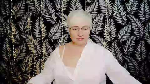 Snapshot of oliviaoskar_ chatting on May 9, 10:20 am Kelly online show from May 9, 10:20 am