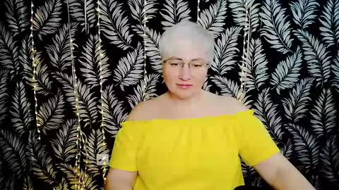 Snapshot of oliviaoskar_ chatting on May 16, 10:23 am Kelly online show from May 16, 10:23 am