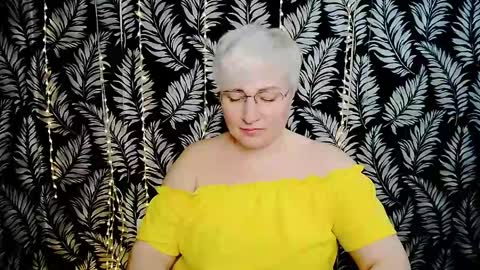Snapshot of oliviaoskar_ chatting on May 16, 10:36 am Kelly online show from May 16, 10:36 am
