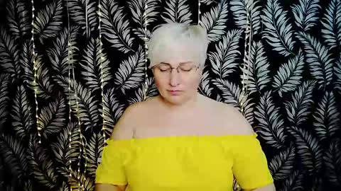 Snapshot of oliviaoskar_ chatting on May 23, 10:41 am Kelly online show from May 23, 10:41 am
